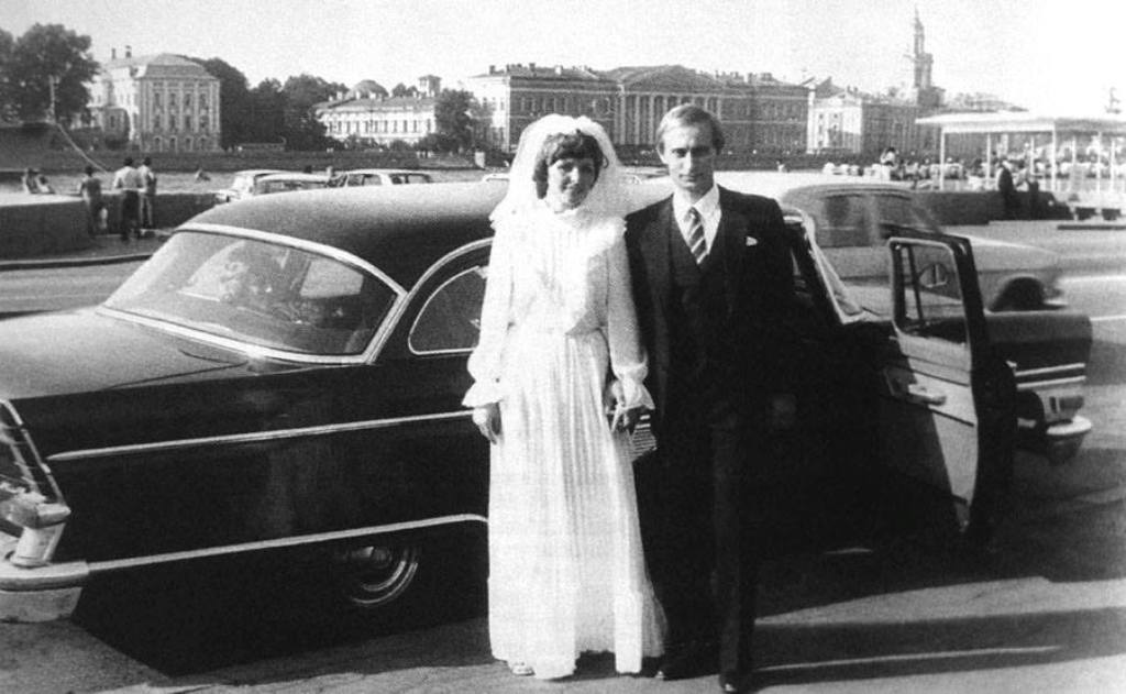 Натиснете снимката за да я уголемите

Име:276-1-0-1-0-2-0-1-0-@-GAZ 13 Chayka-svatben avtomobil-28.07.1983-.jpg
Прегледи:900
Размер:75.1 КБ
ID:6932204