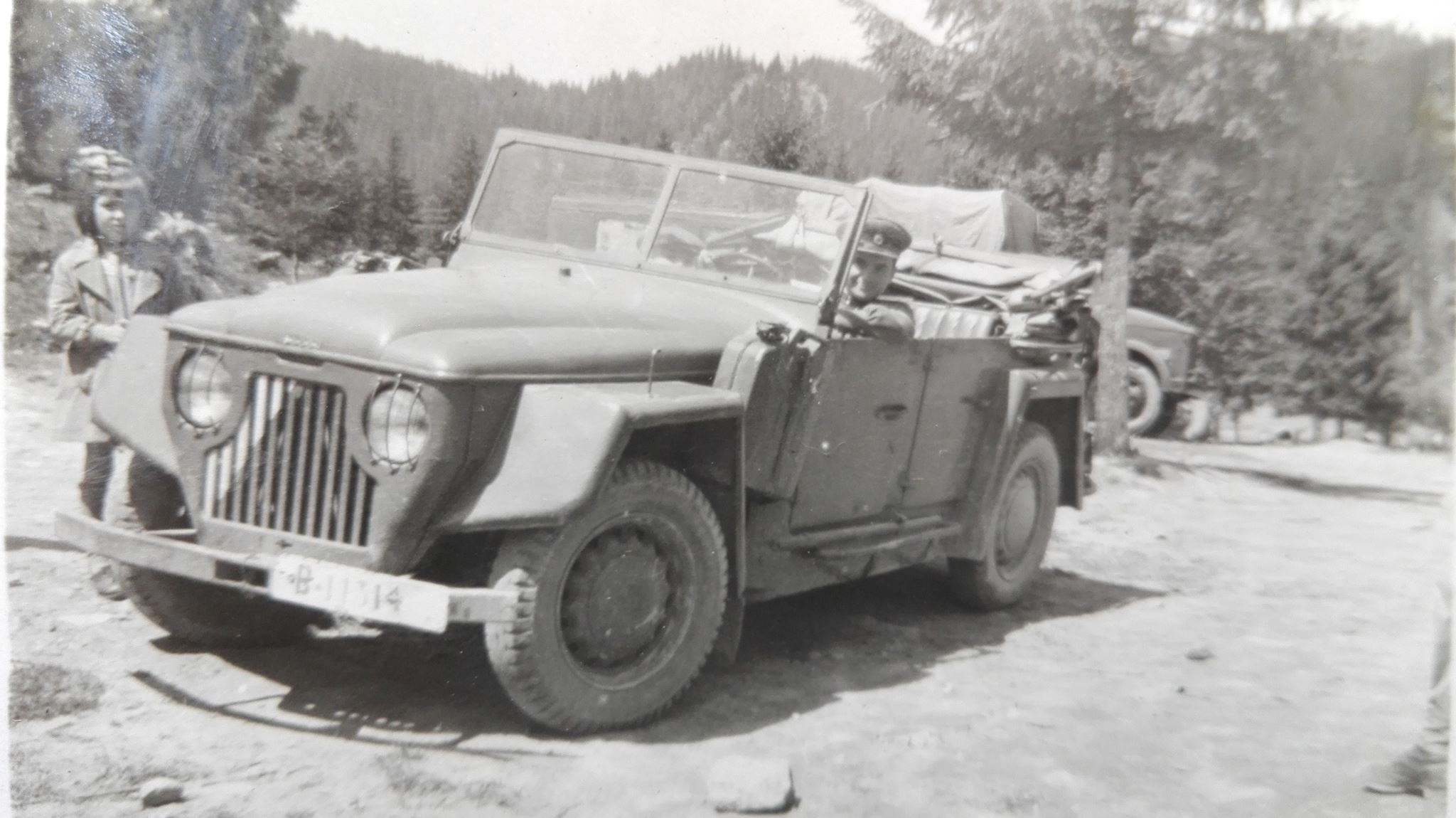 Натиснете снимката за да я уголемите

Име:1-0-3-@-Skoda 1101 R-voenen avtomobil na BNA-NRB-.jpg
Прегледи:1336
Размер:219.1 КБ
ID:6955409