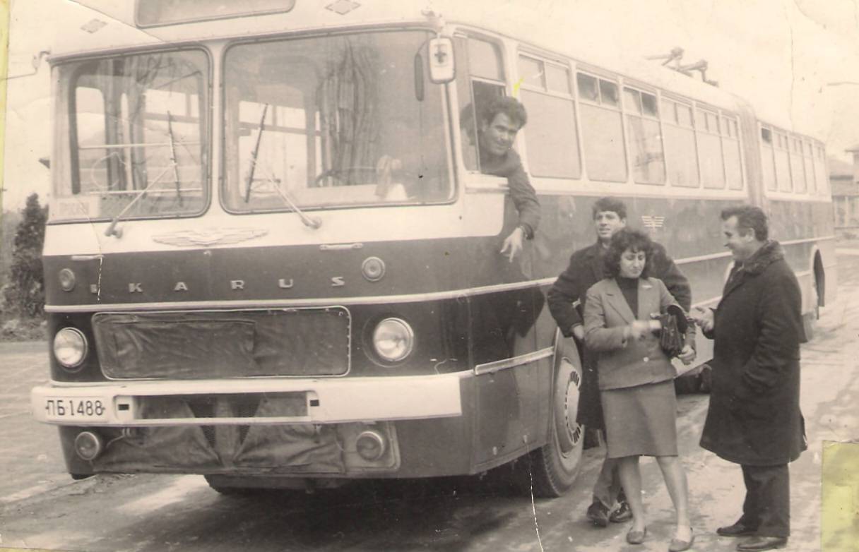 Натиснете снимката за да я уголемите

Име:35-0-7-1-5-1-@-Ikarus 180 s kojuh na radiatora-gradski transport-Plovdiv-Bulgariya-.jpg
Прегледи:688
Размер:78.4 КБ
ID:6967521