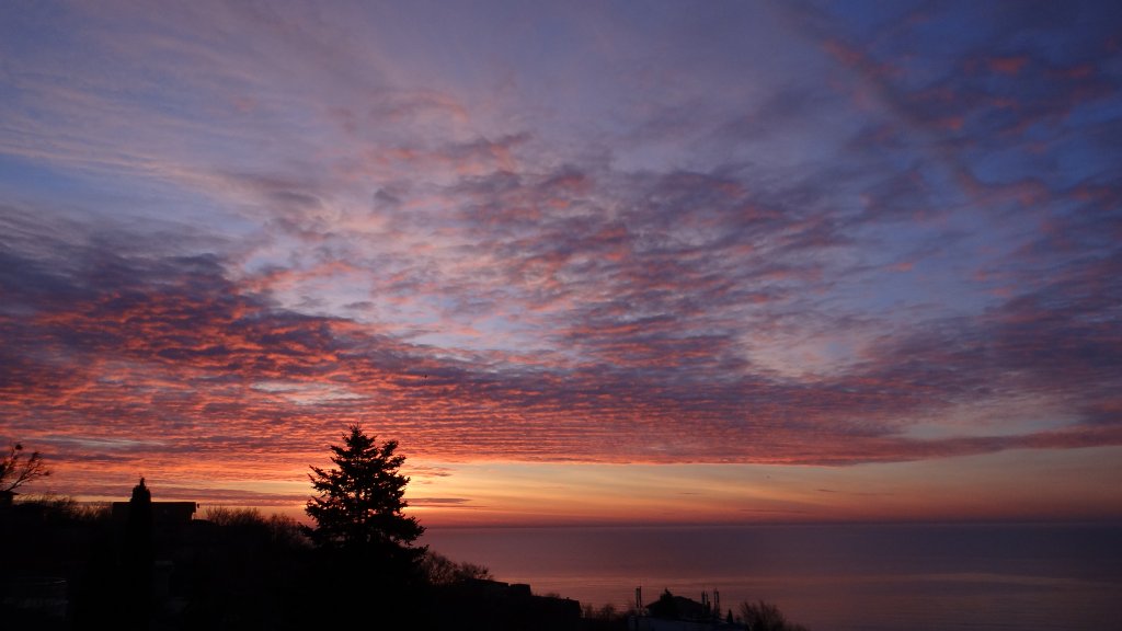 a few second to the raising sun