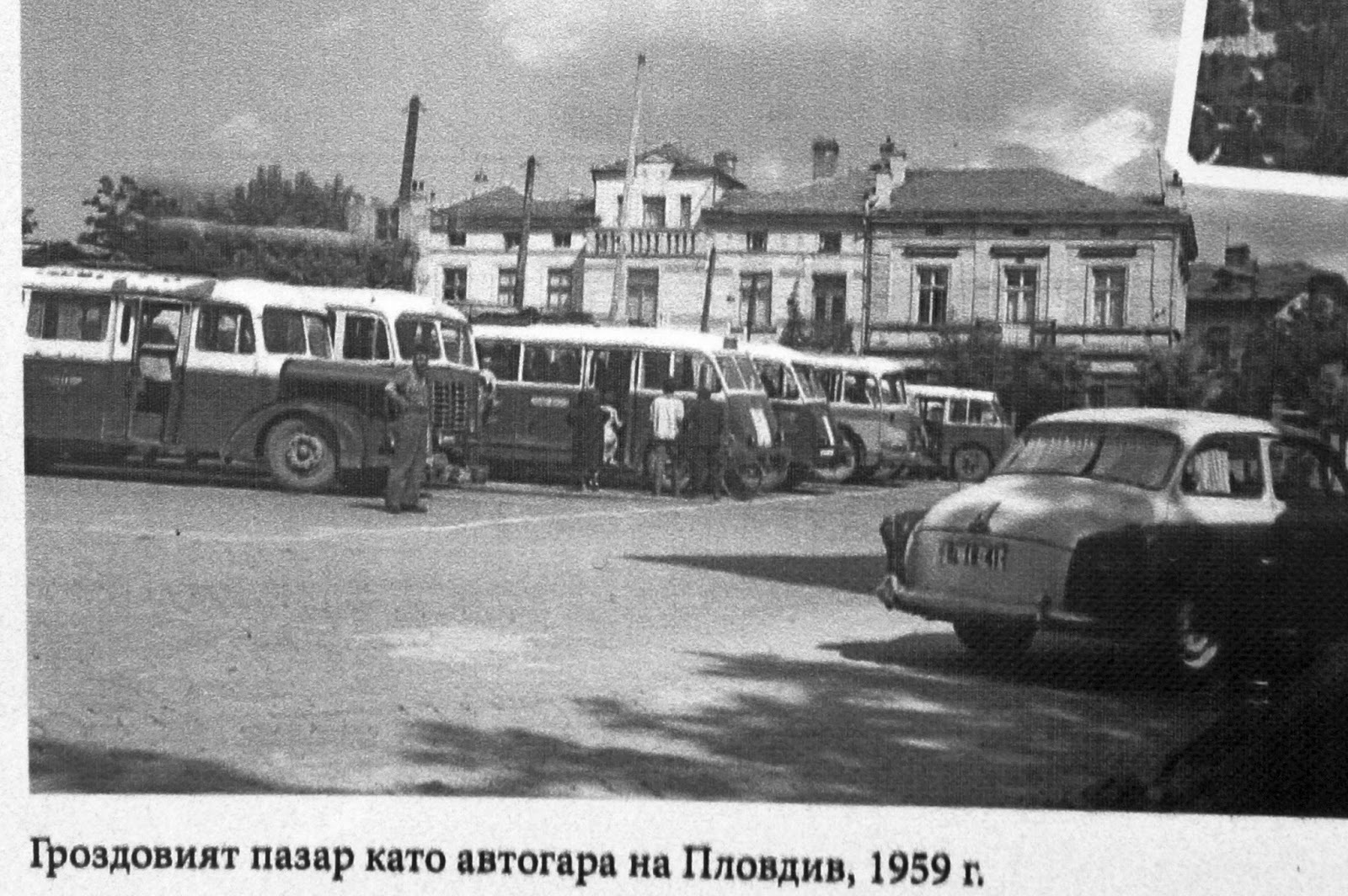 Натиснете снимката за да я уголемите

Име:1-0-0-0-2-8-@-Chavdar M 66-gradski transport-Plovdiv-Bulgariya-1959-.JPG
Прегледи:475
Размер:480.5 КБ
ID:7000751