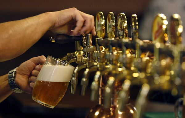 Натиснете снимката за да я уголемите

Име:pouring-beerm-.jpg
Прегледи:1
Размер:60.3 КБ
ID:5644219
