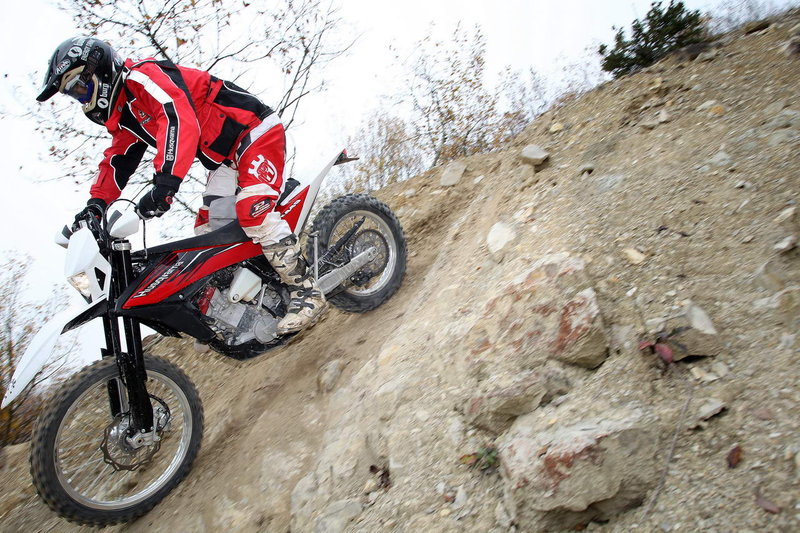 Натиснете снимката за да я уголемите

Име:husqvarna-offroad-abs_2.jpg
Прегледи:1
Размер:146.9 КБ
ID:5342748