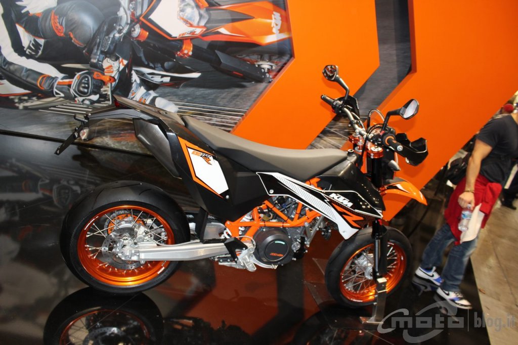Натиснете снимката за да я уголемите

Име:big_KTM_EICMA2011_23.jpg
Прегледи:1
Размер:130.3 КБ
ID:5317718