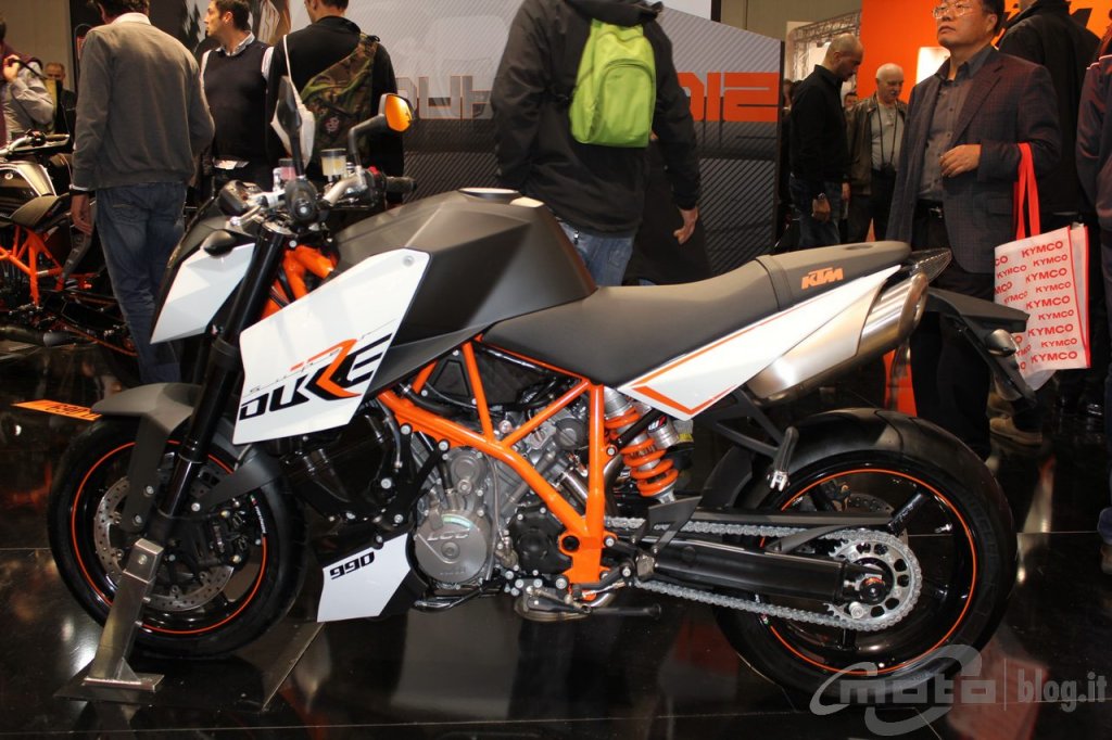 Натиснете снимката за да я уголемите

Име:big_KTM_EICMA2011_11.jpg
Прегледи:1
Размер:145.2 КБ
ID:5317710