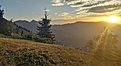 По рида Сакарица от Карлово към връх Левски(Амбарица).. Кулата на Ботев вляво от Слънцето
