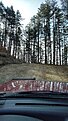 Тука е доста стръмно в завой и зимата има постоянно лед